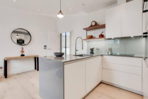 13 Borough Apartments - Contemporary 1-Bed, 1-Bath in Borough